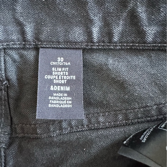 TWO PAIRS OF SHORTS, 30 WAIST - Picture 4 of 5